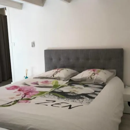 La Tournette - For 2-4 People In The Heart Of The Old Town *